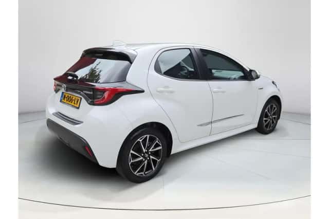 Toyota Yaris (2021) thumbnail 5