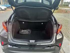Toyota C-HR (2022) thumbnail 11