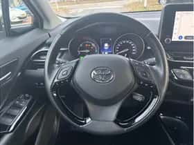 Toyota C-HR (2022) thumbnail 15