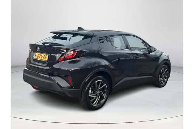 Toyota C-HR (2022) thumbnail 5