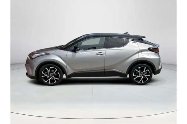 Toyota C-HR (2017) thumbnail 2