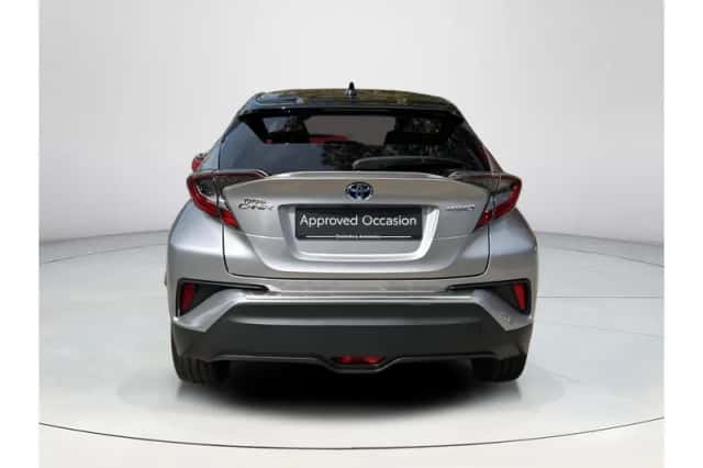 Toyota C-HR (2017) thumbnail 4