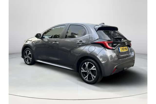 Toyota Yaris (2024) thumbnail 3