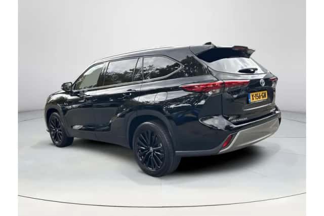 Toyota Highlander (2024) thumbnail 3