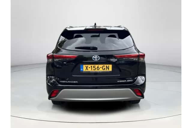 Toyota Highlander (2024) thumbnail 6