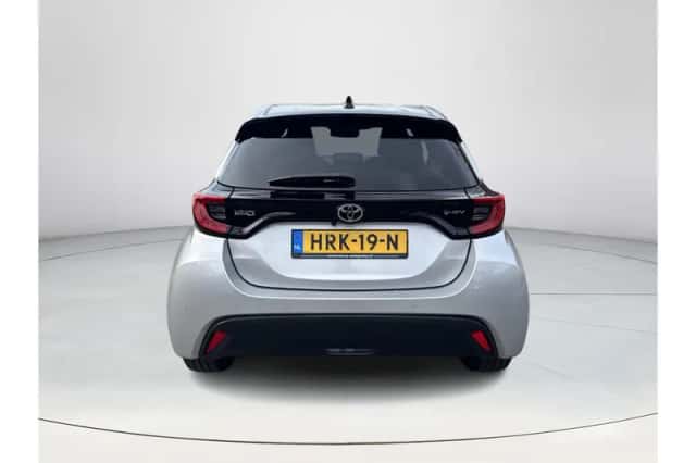 Toyota Yaris (2025) thumbnail 4