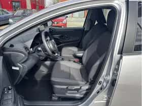 Toyota Yaris (2025) thumbnail 10