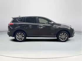 Toyota RAV4 (2018) thumbnail 6