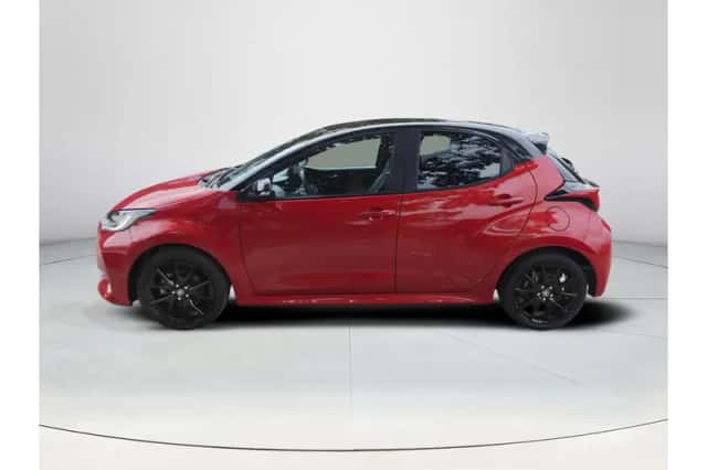 Toyota Yaris (2023) thumbnail 2