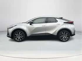 Toyota C-HR (2025) thumbnail 2