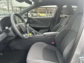 Toyota C-HR (2025) thumbnail 12