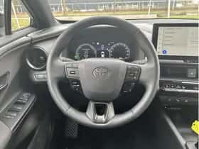 Toyota C-HR (2025) thumbnail 19