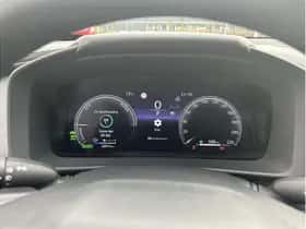 Toyota C-HR (2025) thumbnail 24
