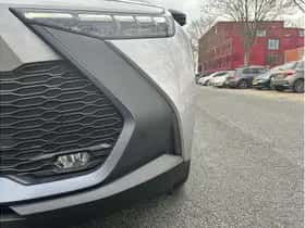 Toyota C-HR (2025) thumbnail 9