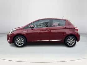 Toyota Yaris (2017) thumbnail 2