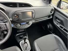 Toyota Yaris (2017) thumbnail 13