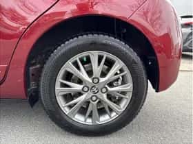 Toyota Yaris (2017) thumbnail 25
