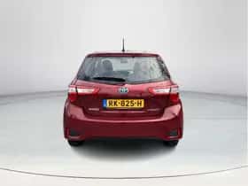 Toyota Yaris (2017) thumbnail 4