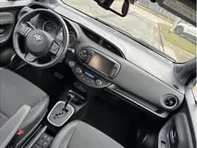 Toyota Yaris (2017) thumbnail 9