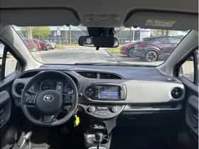 Toyota Yaris (2020) thumbnail 17