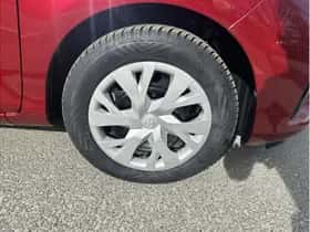 Toyota Yaris (2020) thumbnail 10