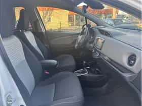 Toyota Yaris (2019) thumbnail 16