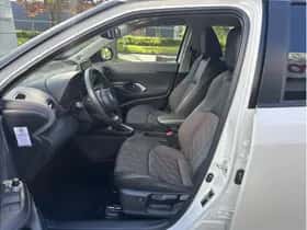 Toyota Yaris Cross (2024) thumbnail 10