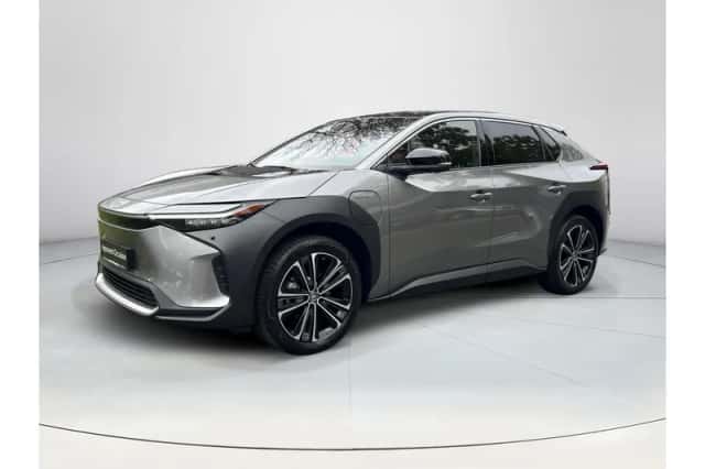 Toyota bZ4X (2024) thumbnail 1