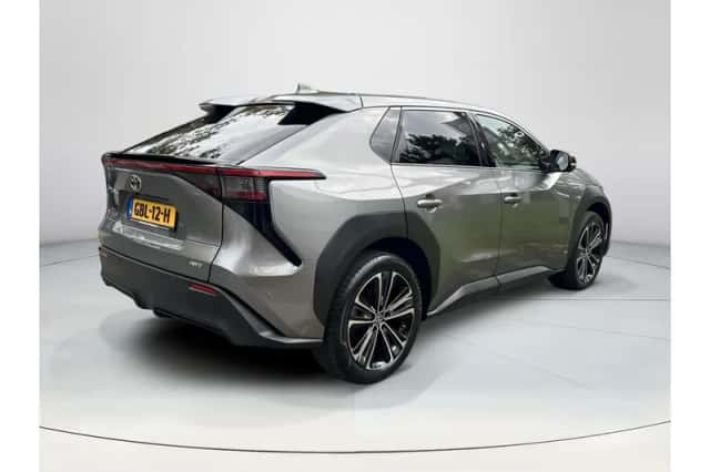 Toyota bZ4X (2024) thumbnail 5