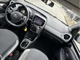 Toyota Aygo (2021) thumbnail 13