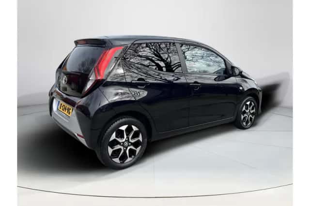 Toyota Aygo (2021) thumbnail 5