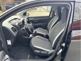 Toyota Aygo (2021) thumbnail 10