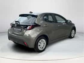 Toyota Yaris (2022) thumbnail 5