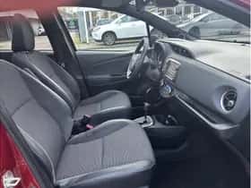 Toyota Yaris (2018) thumbnail 13