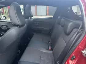 Toyota Yaris (2018) thumbnail 10