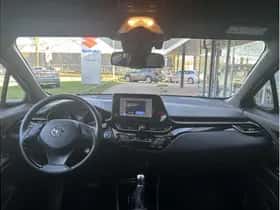 Toyota C-HR (2023) thumbnail 17