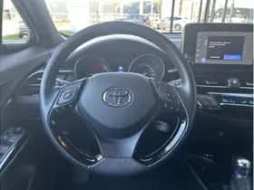 Toyota C-HR (2023) thumbnail 18