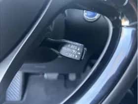 Toyota C-HR (2023) thumbnail 23