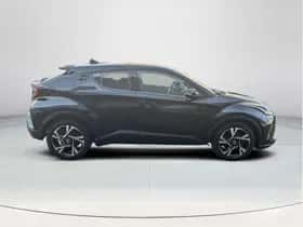 Toyota C-HR (2023) thumbnail 6