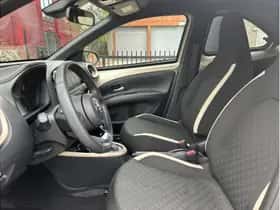 Toyota Aygo X (2024) thumbnail 9