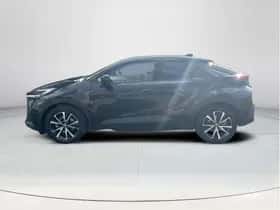 Toyota C-HR (2025) thumbnail 2