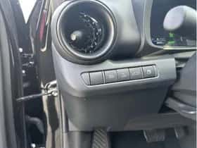 Toyota C-HR (2025) thumbnail 21
