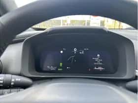 Toyota C-HR (2025) thumbnail 24