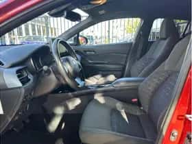 Toyota C-HR (2021) thumbnail 12