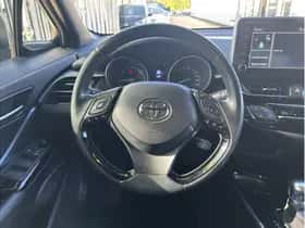 Toyota C-HR (2021) thumbnail 18