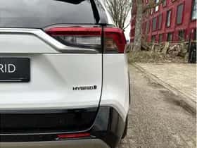 Toyota RAV4 (2025) thumbnail 11