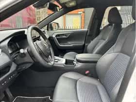 Toyota RAV4 (2025) thumbnail 12