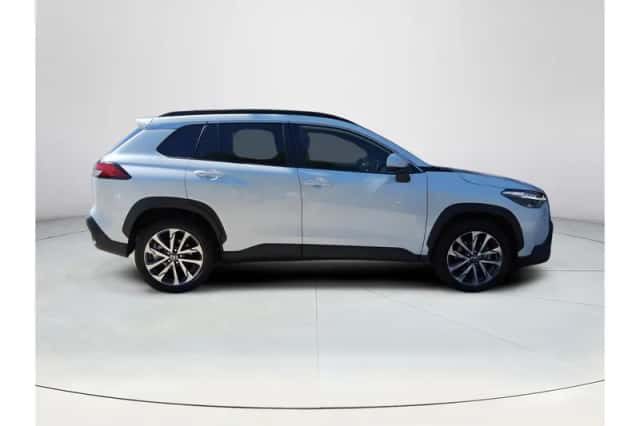 Toyota Corolla Cross (2023) thumbnail 6