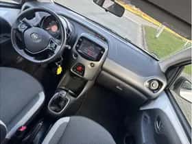 Toyota Aygo (2021) thumbnail 9