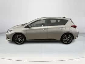 Toyota Auris (2018) thumbnail 2